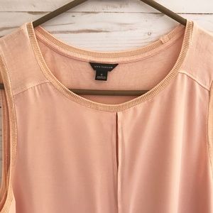 💵5 FOR $25💵 Ann Taylor Peach Sleeveless Top